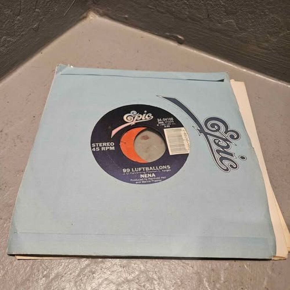 Nena 99 Luftballons 7" 45 RPM Vinyl Single Epic Records
